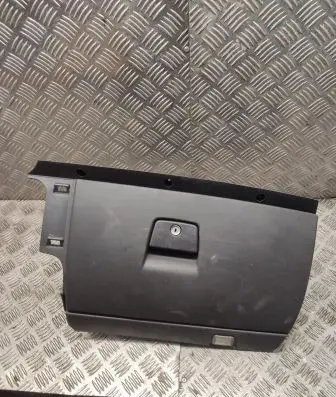 Volvo V50 Glove box 8626141