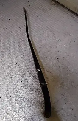 Volkswagen Transporter - Caravelle T5 Front wiper blade arm 7H1955409C