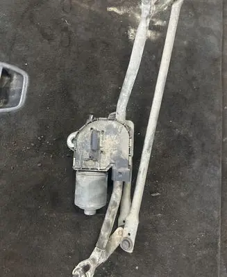 Audi A6 S6 C6 4F Front wiper linkage and motor