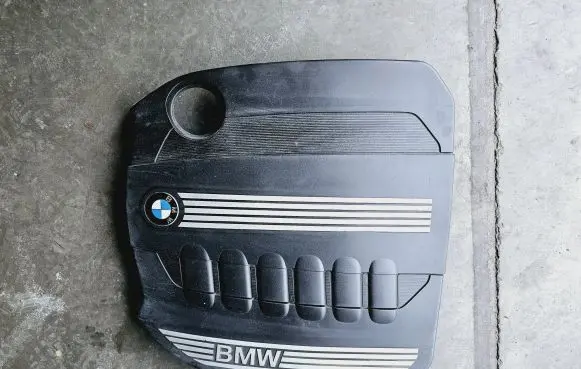 BMW 5 GT F07 Engine cover (trim) 7800575