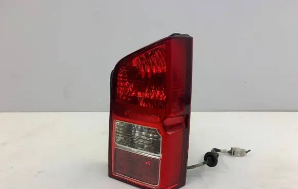 Nissan Pathfinder R51 Rear/tail lights 22016550