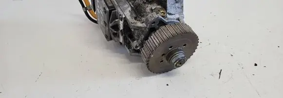 Audi A6 S6 C5 4B Fuel injection high pressure pump 047050600 8880101820