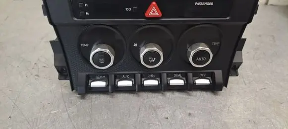 Toyota GT 86 Interior fan control switch 72311CA080