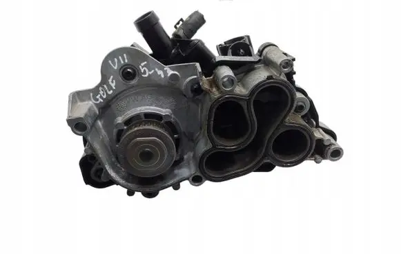 Volkswagen Golf VII Water pump 04E121042L