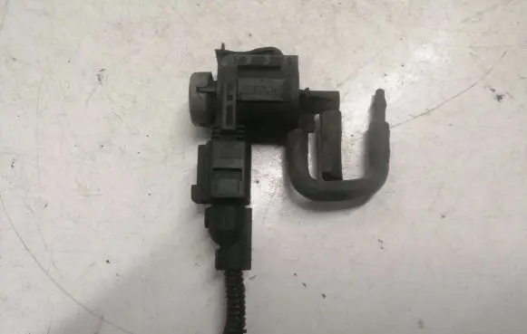 Ford Galaxy Turbo solenoid valve 1J0906283C 3438
