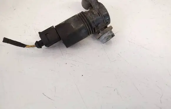 Land Rover Freelander 2 - LR2 Windscreen/windshield washer pump 30095 070820b