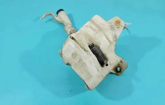 Windshield washer fluid reservoir/tank