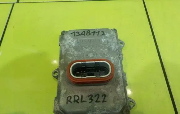 Land Rover Range Rover L322 LED ballast control module YWC500440 13AB112