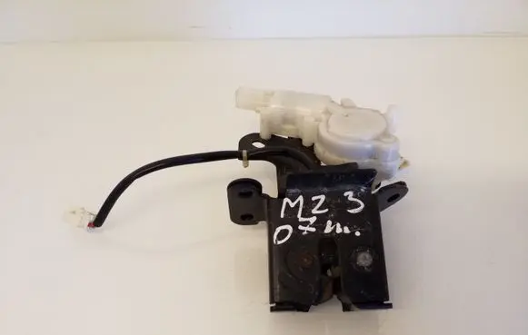 Mazda 3 I Tailgate/trunk/boot lock/catch/latch