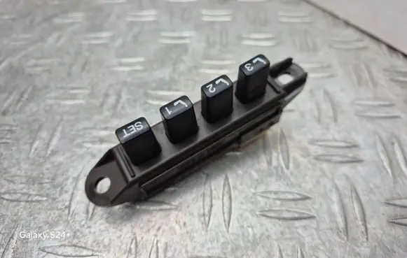 Lexus GS 300 350 430 450H Seat control switch 15A912 15A911