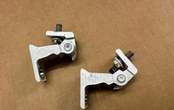 Volkswagen Amarok Front door hinge set 8K0891402D