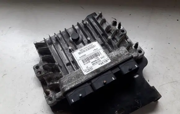 Renault Megane II Engine control unit/module 237100120R
