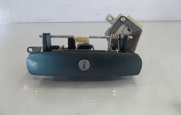 Volkswagen Polo IV 9N3 Tailgate/boot lid lock trim