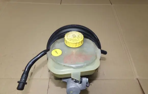 Volkswagen PASSAT B5.5 Brake booster 4B3612105