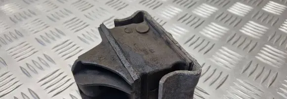 Engine mount bracket