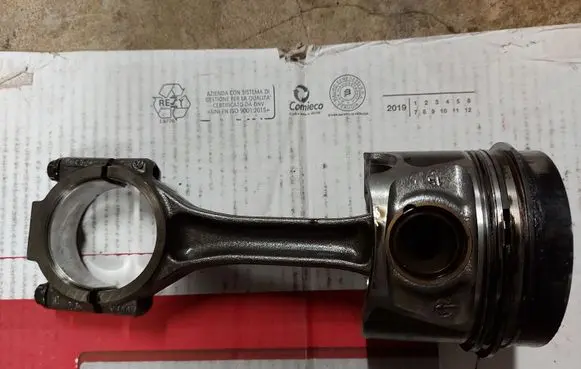 Audi A4 S4 B8 8K Connecting rod/conrod 