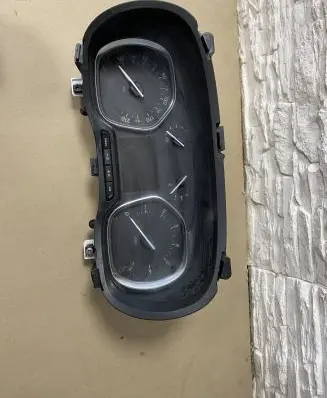 Peugeot Traveller Speedometer (instrument cluster) 9817543780