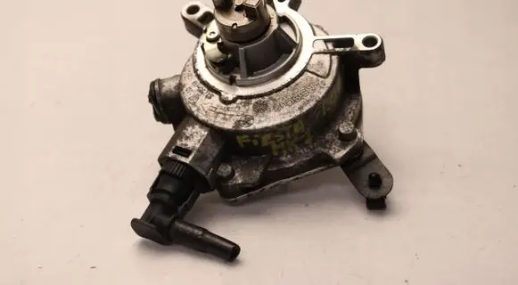 Ford Fiesta Vacuum pump CM5G2A451GA
