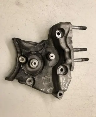 Alfa Romeo Giulietta Engine mounting bracket 55206168