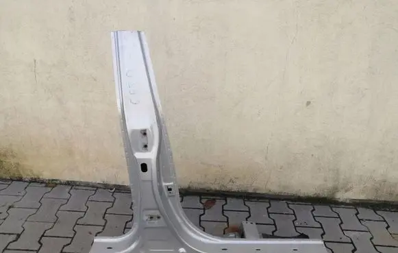 KIA Ceed Pillar (middle) 