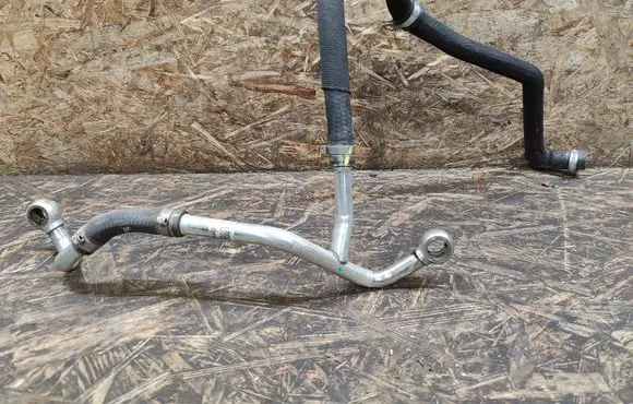 Maserati Quattroporte Engine coolant pipe/hose 224788