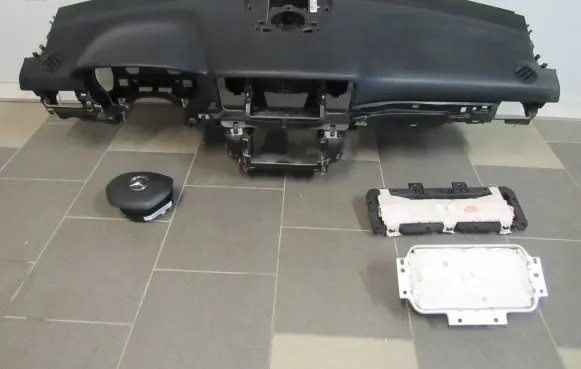 Mercedes-Benz ML W166 Airbag set with panel a1666800087