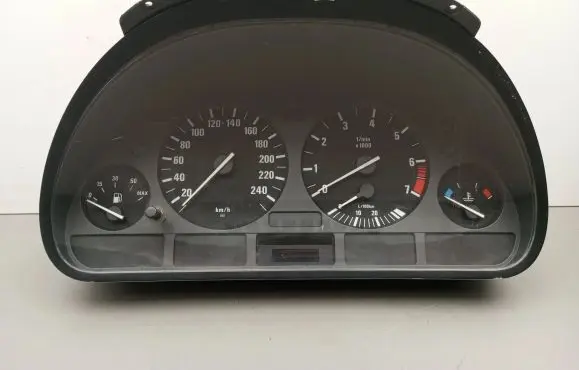 BMW 5 E39 Speedometer (instrument cluster) 8375900 110008735045