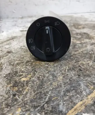 Volkswagen Golf IV Light switch 1C0941531