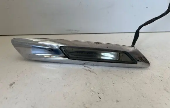 BMW 5 F10 F11 Front fender indicator light 7154167 01038701 7154169
