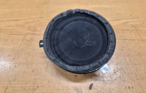 Dodge Nitro Rear door speaker 05064203AC 36670D 04707J2042