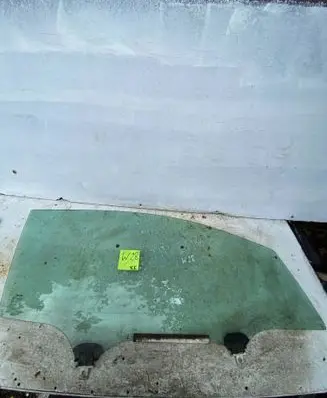 Toyota Auris 150 Front door window glass four-door 43R00097