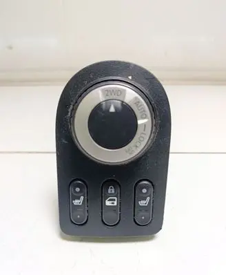 Nissan Qashqai Central locking switch button P13750A77400 96912JD61A K77770