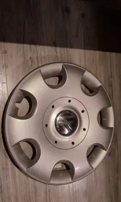 Volkswagen Touran I R16 wheel hub/cap/trim 1T0601147B