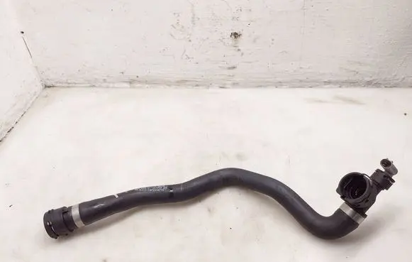 Mercedes-Benz C W205 Electric car engine cooling hoses/pipes A2055011191
