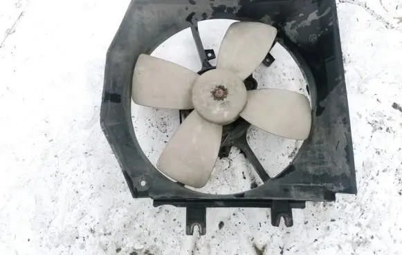 Mazda 323 Radiator cooling fan shroud