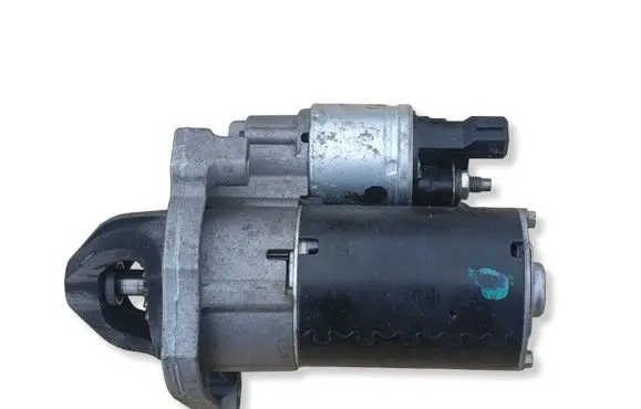 Peugeot 2008 I Starter motor 9674077280