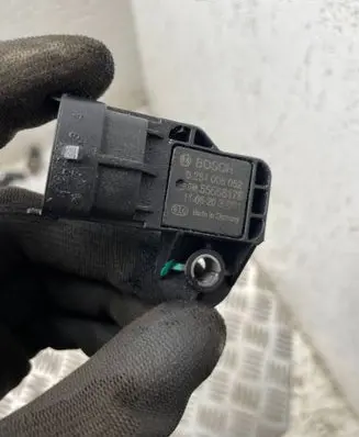 Chevrolet Captiva Air pressure sensor 0281006052 55568176