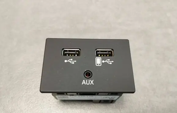 Audi A7 S7 4G AUX in-socket connector 4G0035736