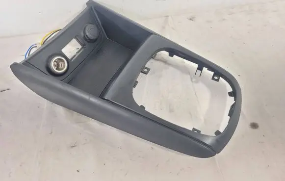 Hyundai i30 Gear shifter surround trim plastic 846512R041