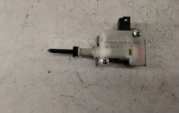 Volkswagen Touareg I Tailgate boot lock/latch motor 3B0959781D 96143141 86113141