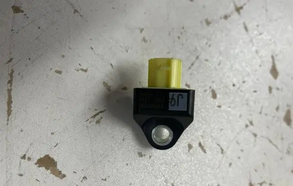 Lexus RX 450H Airbag deployment crash/impact sensor 8983128040