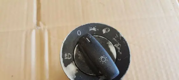 Volkswagen Polo V 6R Light switch 1T0941531C