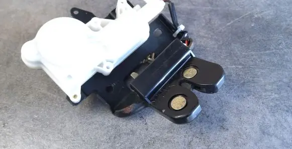 Mazda 6 Tailgate/trunk/boot lock/catch/latch B6701