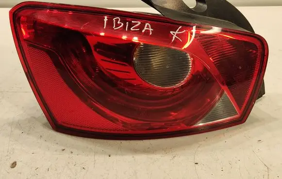 Seat Ibiza IV (6J,6P) Rear/tail lights