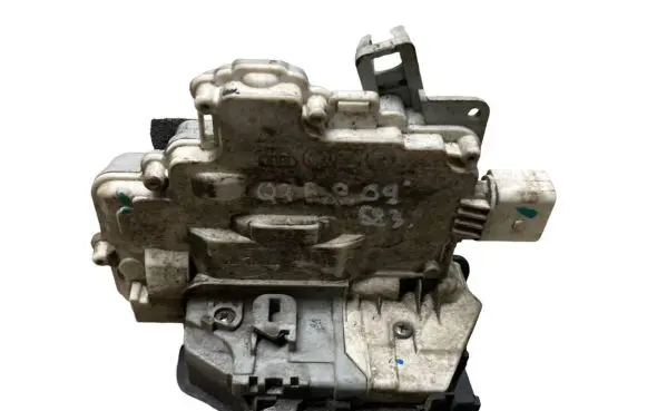 Audi Q7 4L Front door lock