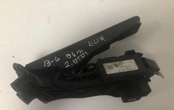 Volkswagen PASSAT B6 Accelerator throttle pedal 1K1721503L
