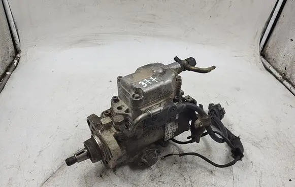 Audi A4 S4 B5 8D Fuel injection high pressure pump 028130115A