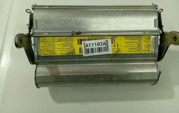 Mitsubishi Colt Passenger airbag 