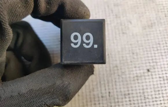 Volkswagen Transporter - Caravelle T4 Other relay 357955531