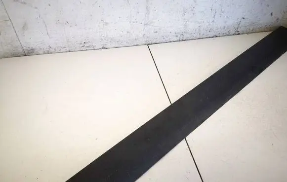 Volkswagen PASSAT B5 Front door trim (molding) 3B0854939B